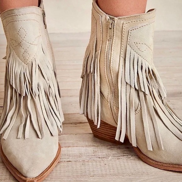 FREE PEOPLE Lawless Fringe Faux Suede Pointy Toe Western Booties Boots Taupe 7 - Picture 2 of 7